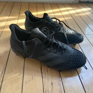 Men’s Adidas Predator Black Soccer Cleats Size 7